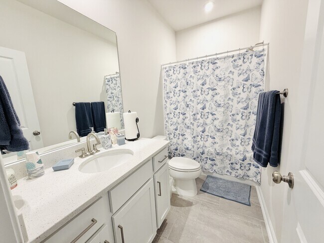 Building Photo - 667 Honeydew Dr