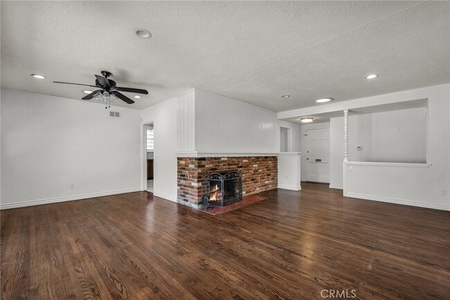 Building Photo - 6139 Tampa Ave