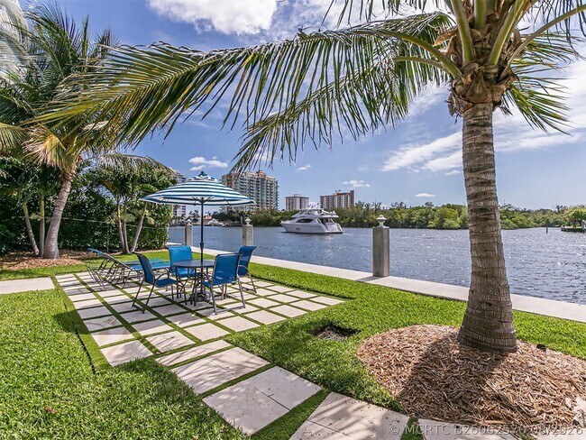 Building Photo - 888 Intracoastal Dr