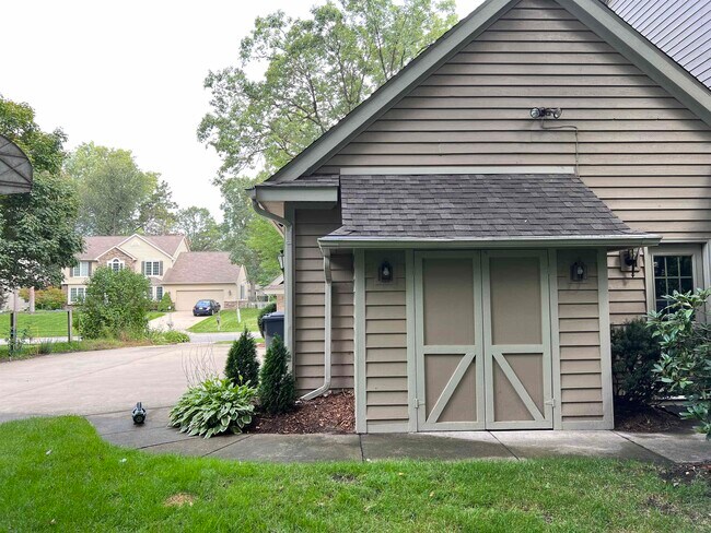 Building Photo - 4907 Pinewood Ct