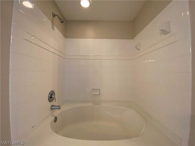 Building Photo - 12940 Positano Cir