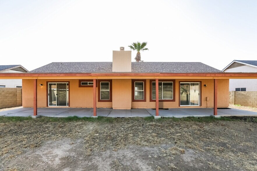 Building Photo - 7586 W Montebello Ave