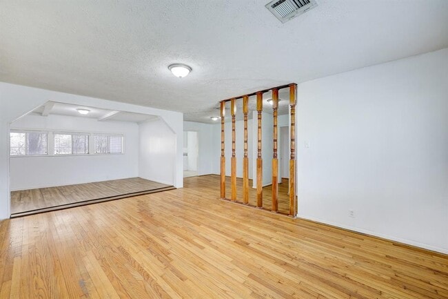 Building Photo - 5511 Beekman Rd