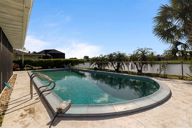 Building Photo - 1708 Claw Ct