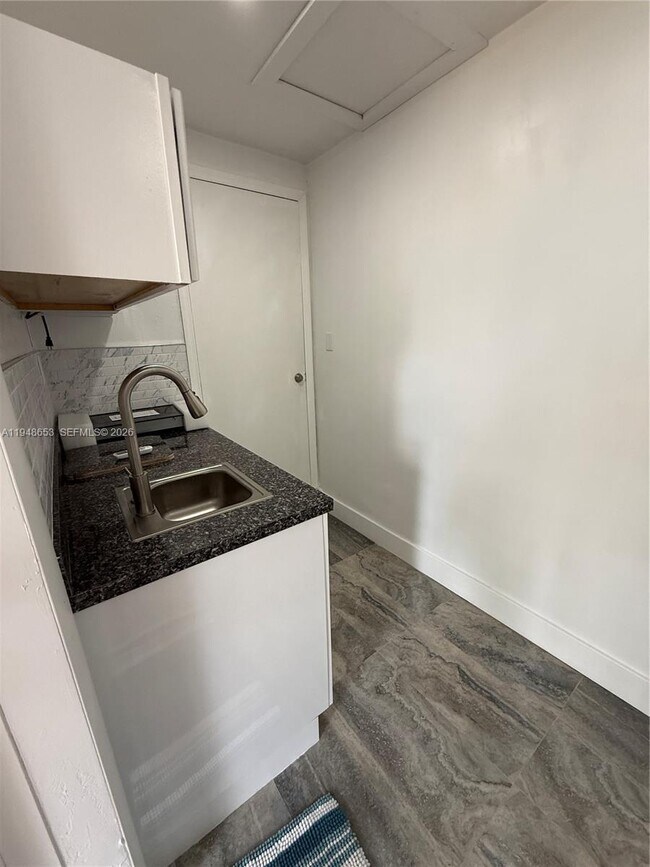 Building Photo - 545 NW 20th St