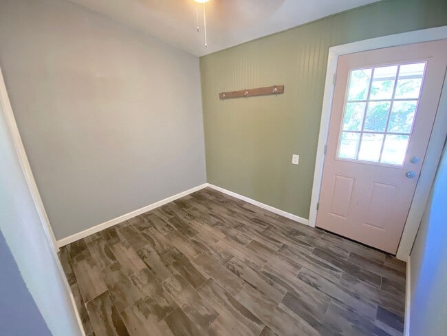 Building Photo - West El Paso 4 bed/2 Bath refrig A/C Home!