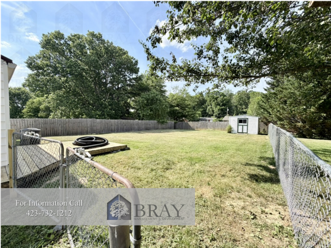 Building Photo - Centrally located renovated 2-Bedroom with Hardwood Floors -- Johnson City