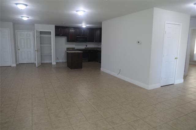 Building Photo - 4702 Mariner Dr