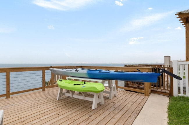 Building Photo - 106 Las Joyas Blvd