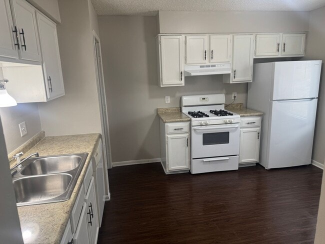 Building Photo - 927/929 Herold Avenue