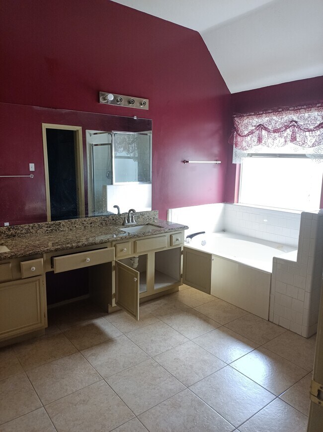 Building Photo - 1222 Bluestone Dr
