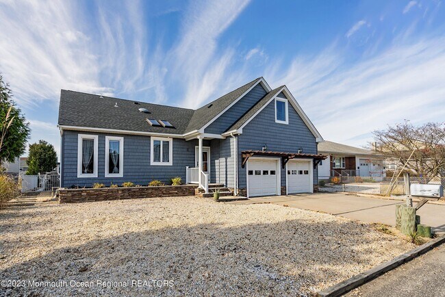 Building Photo - 18 Halsey Dr