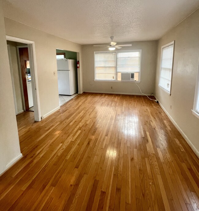 Building Photo - VP Properties 21