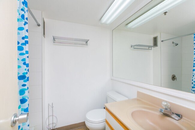 Building Photo - Marine Surf - Studio 1b 1parking! in Waikiki