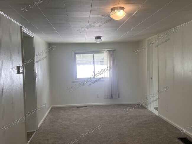 Building Photo - 1217 Fleming Dr