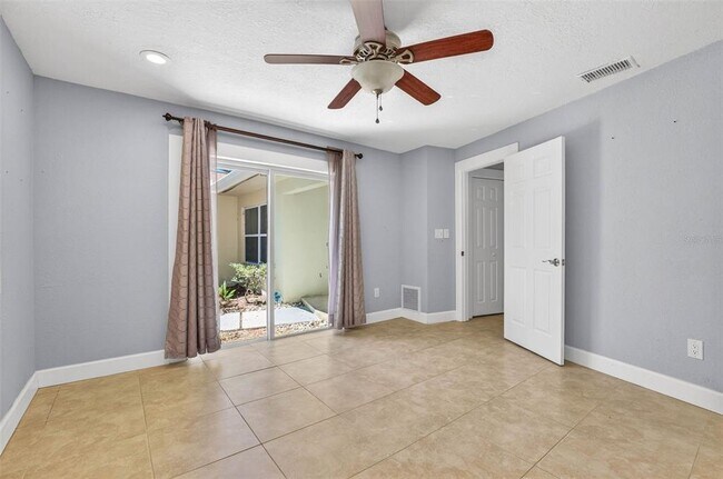 Building Photo - 2111 Paddock Cir