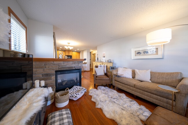 Building Photo - 10803 Kingsfield Ln