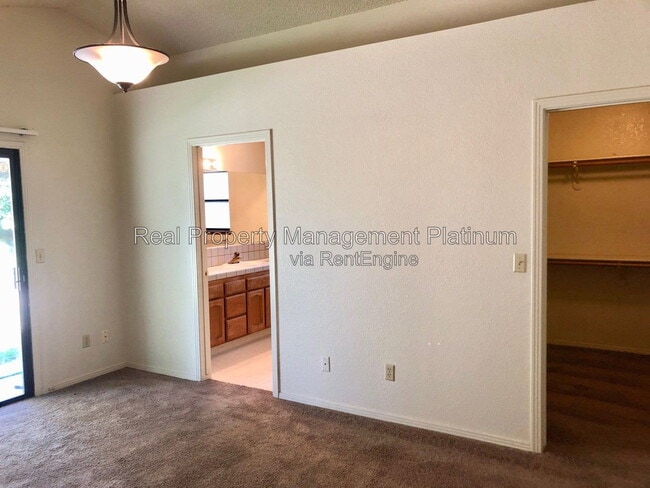 Building Photo - 6425 N Arthur Ave
