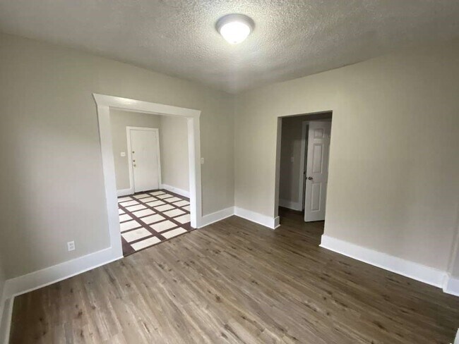 Building Photo - 8213 E Erath St