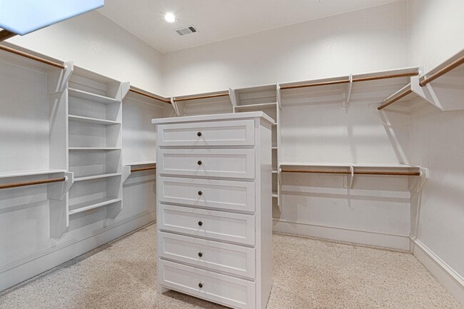 Building Photo - 101 Up There