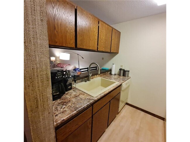 Building Photo - 2800 Hamline Ave N