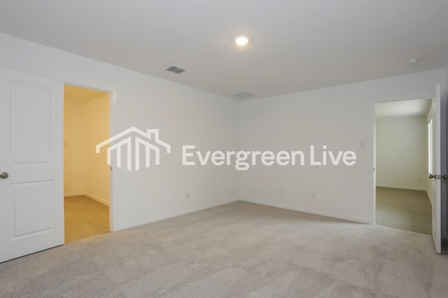 Building Photo - 6800 Haines Dr