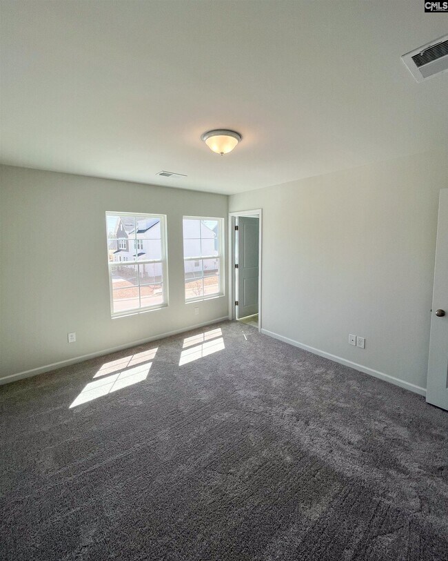 Building Photo - 811 Coburg Ln