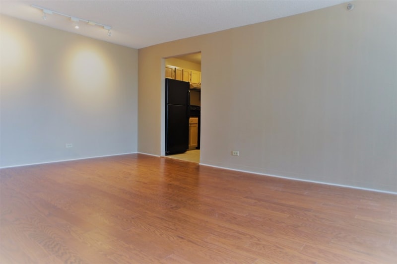 Building Photo - 200 N Dearborn St