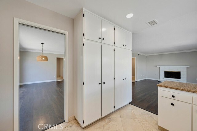 Building Photo - 155 S Beth Cir