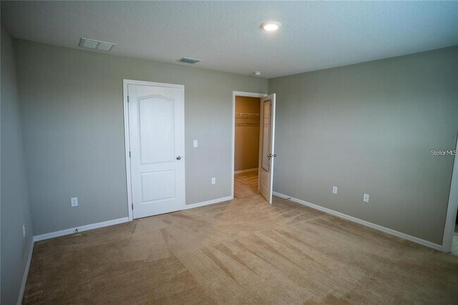 Building Photo - 131 Primrose Dr