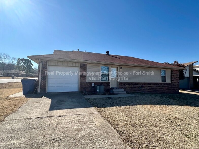 Building Photo - 1709 Brooken Hill Dr