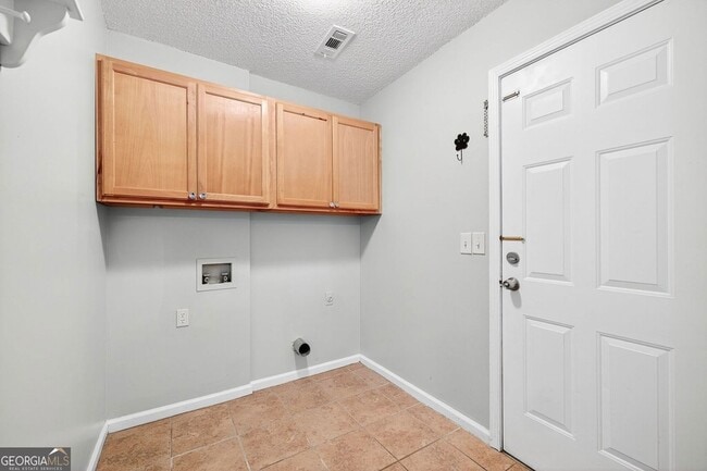 Building Photo - 255 Lowry St