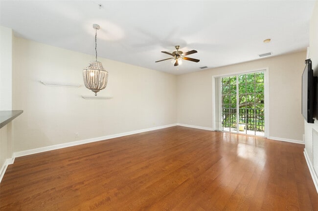 Building Photo - 463 School House Rd