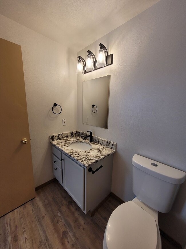 Building Photo - August Rent FREE - 4 Bedroom / Triple Car Garage