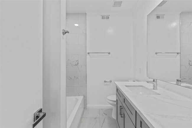 Building Photo - 6000 Reims Rd