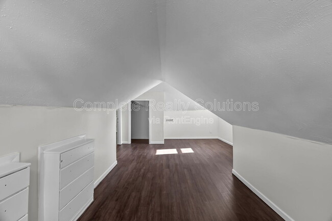 Building Photo - 8026 Wynwood Dr