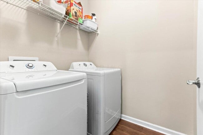 Building Photo - 224 Lake Cove Dr