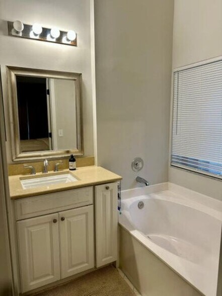 Building Photo - 10194 Allegro Dr