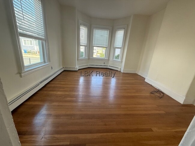 Building Photo - 47 Myrtle St