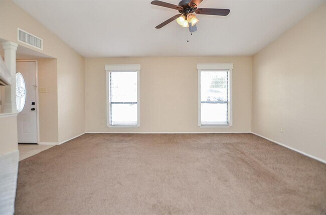 Building Photo - 17323 Glenpatti Dr