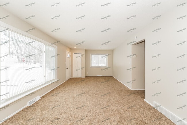 Building Photo - 107 Maple Ave