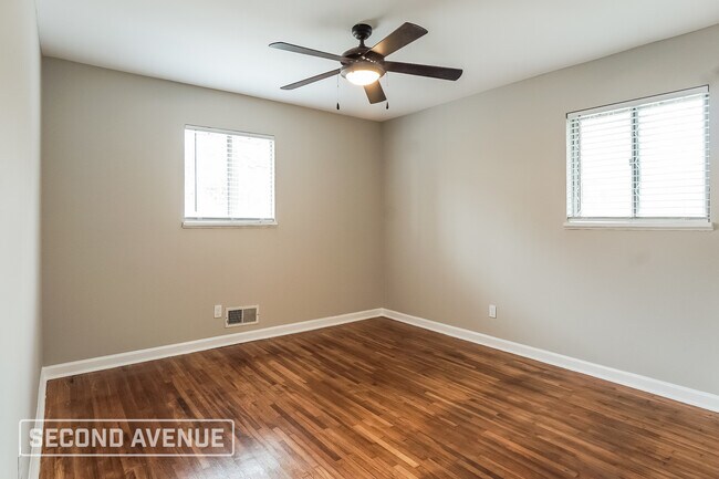 Building Photo - 325 16th Ave SW