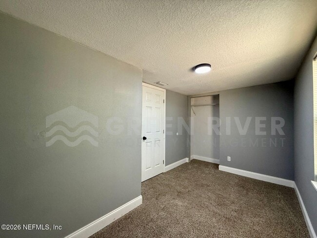 Building Photo - 403 Highland Ave S