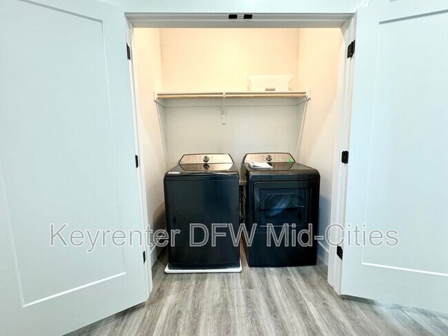 Building Photo - 7302 Uloho Wy