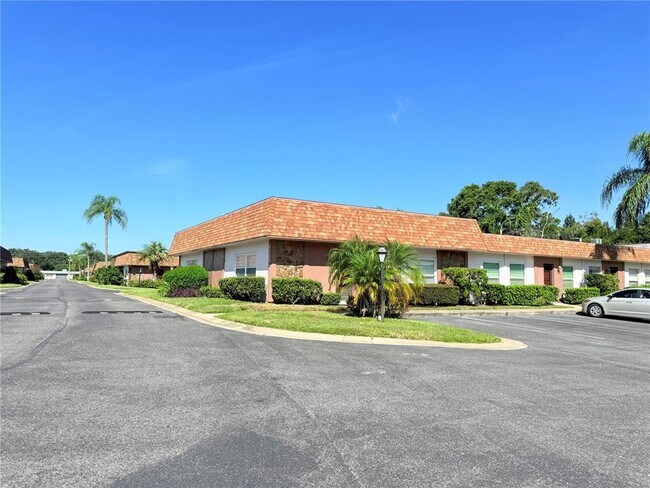 Building Photo - 6125 Chesham Dr
