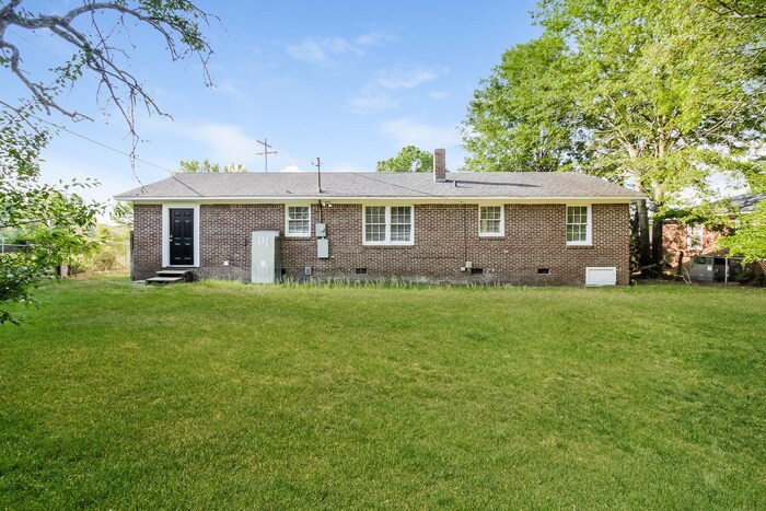 Building Photo - 1513 Omega Dr