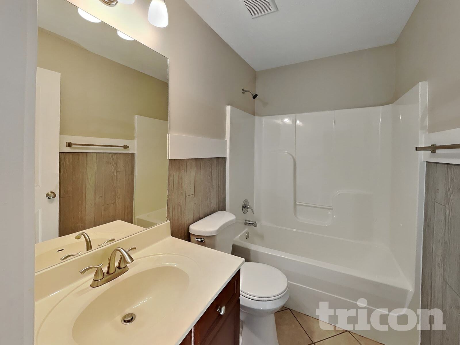 Building Photo - 605 Silverhill Dr