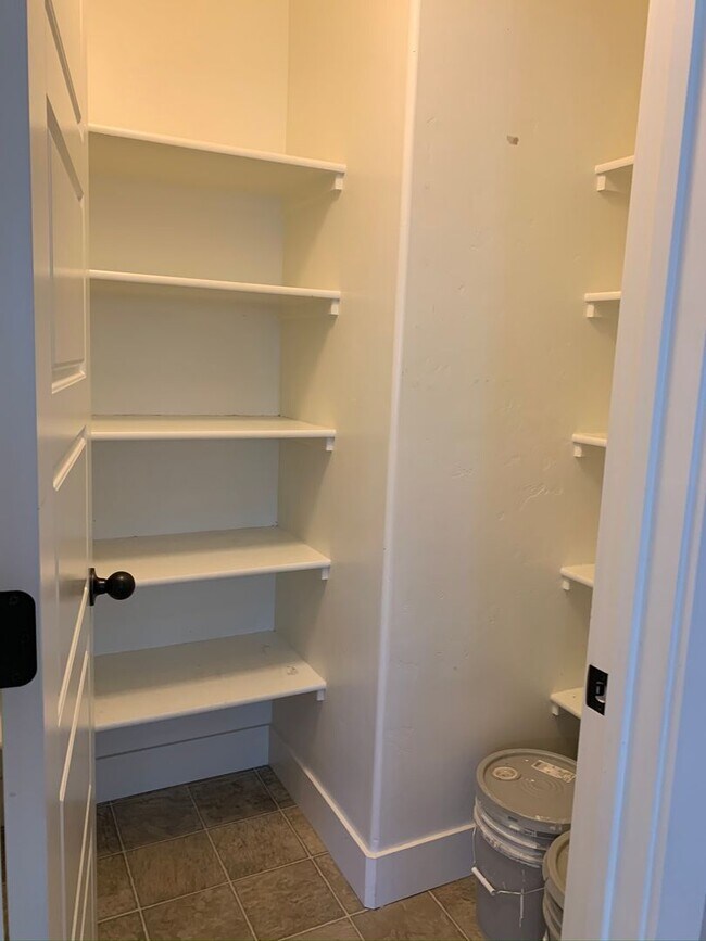 Building Photo - Beautiful 3 bed 2 bath home in the Eaglefi...