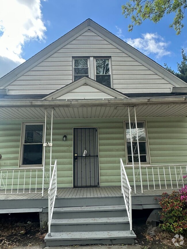 Building Photo - Harvard/E. 71 Section 8