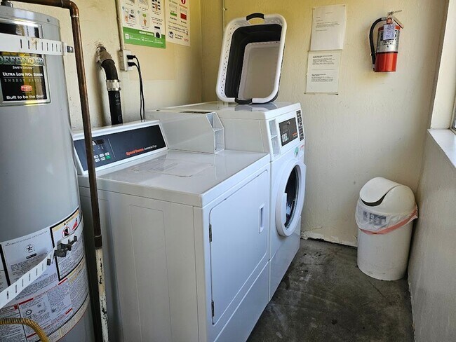 Building Photo - 1412 El Camino Real